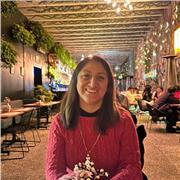 Profesora de idiomas imparte clase de inglés-portugués -italiano -frances